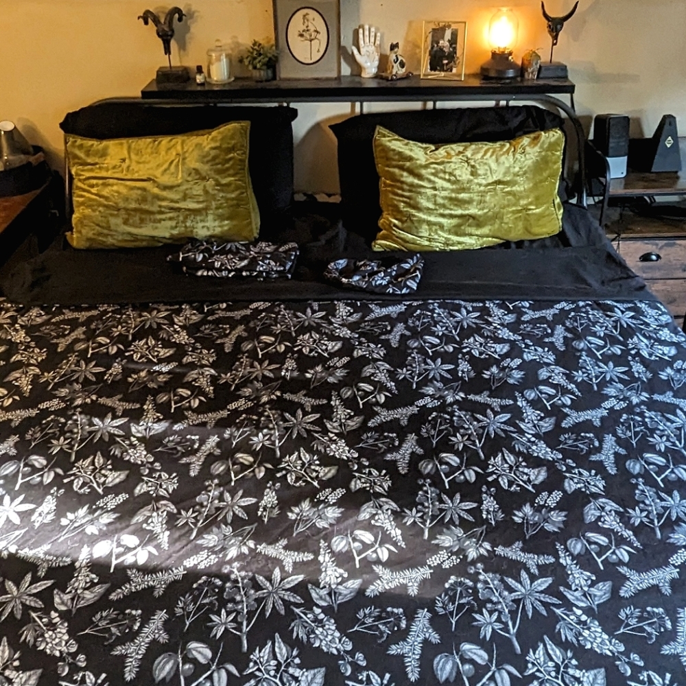 Poisonous Plants Bedding Set (UK King)